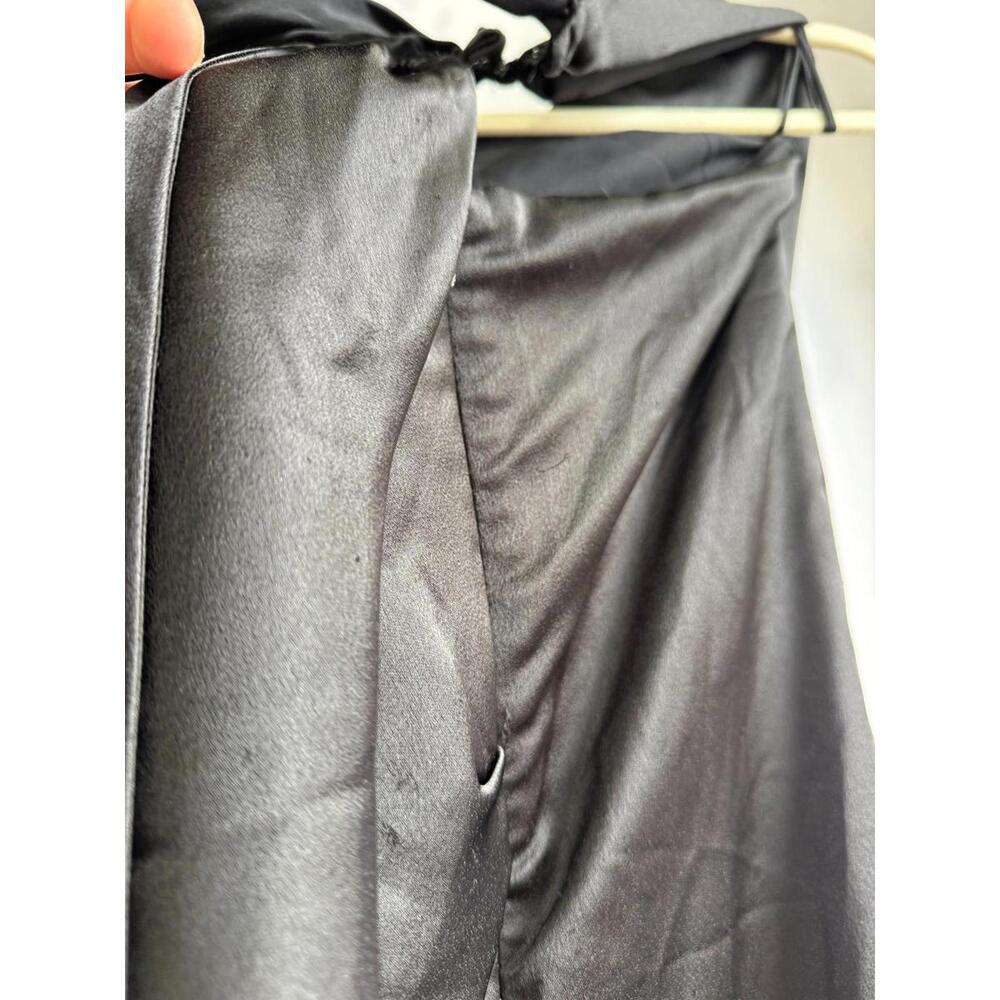 ARIAS New York Asymmetrical Dress Size 8 with Fabric Pull - Picture 15 of 16